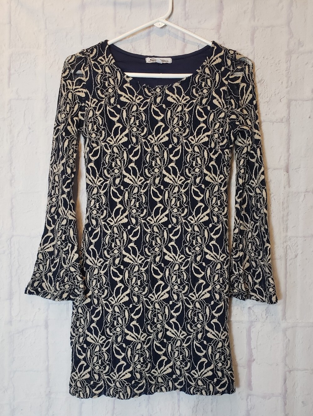 STILLETTO'S Enbroidered Body Hugging Mini Dress Medium